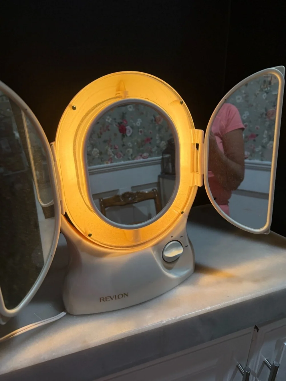 Vintage Revlon Lighted Makeup Mirror Trifold Vanity Flip
